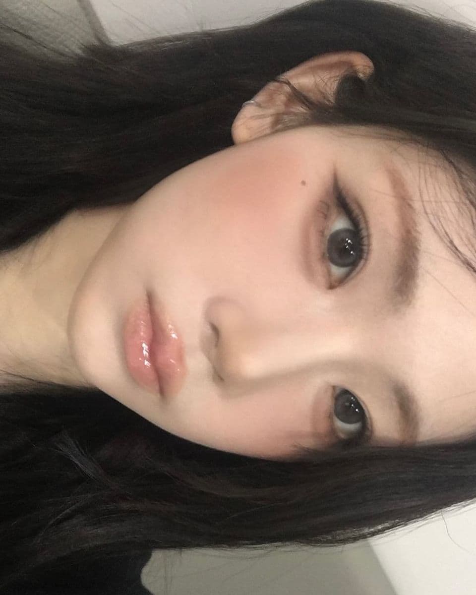 채도 쫙 뺀
멀멀 가을 메이크업