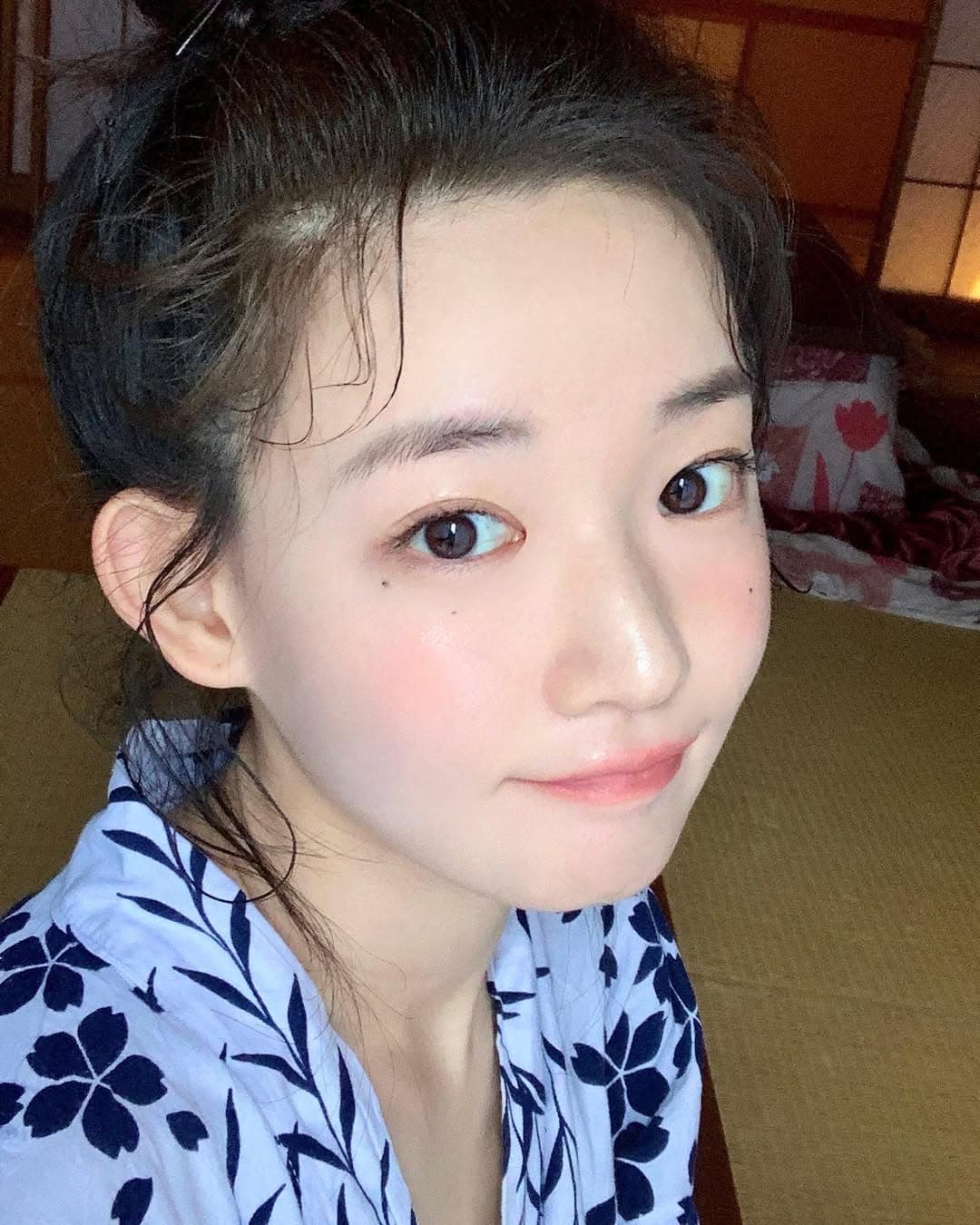 물먹 블러셔는
좋은 느낌을 줌