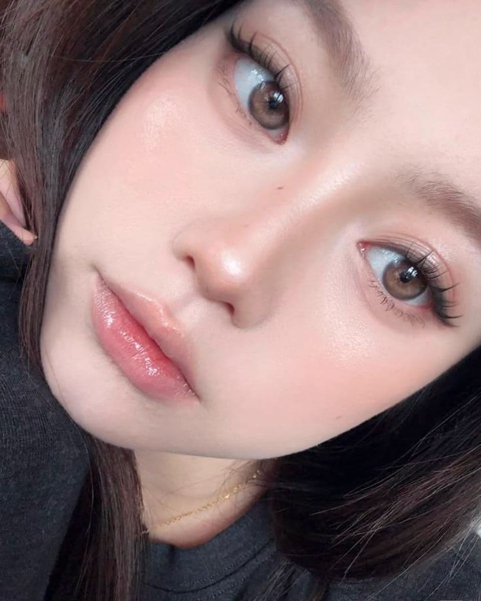 차분한데 청순해
뉴트럴 멀멀 메이크업